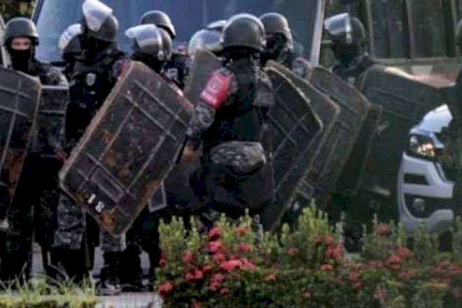    Həbsxanada qiyam: 16 nəfərin başı kəsilib   