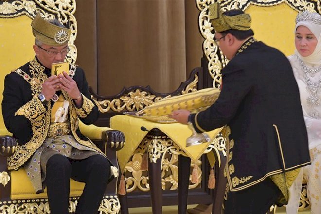    Sultan Abdullahın tac geyinmə mərasimi baş tutdu - Foto   