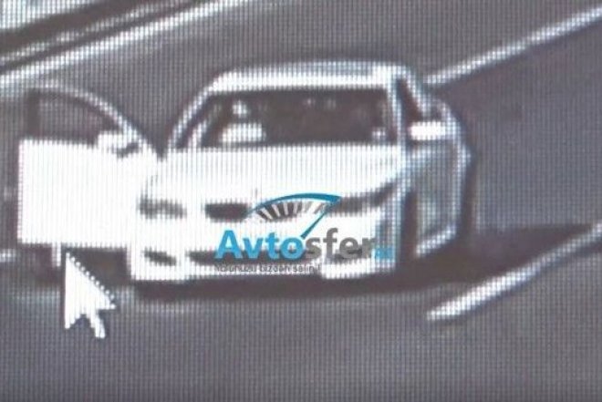    Aeroport yolunda dəhşət: qız özünü “BMW”dən atdı –   Video
