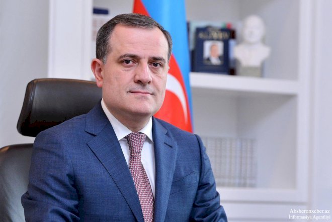    Ceyhun Bayramov məzunları qızıl və gümüş medallarla təltif etdi   