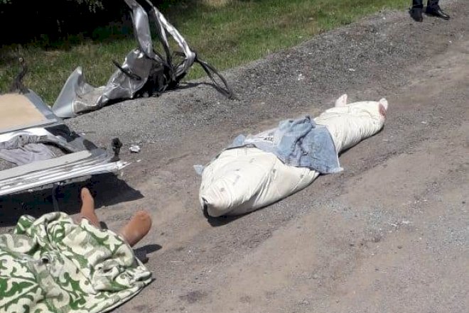    Mikroavtobus qəzasından dəhşətli görüntülır – Fotolar   