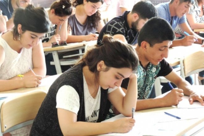    İmtahan verənlərdən 344-ü jurnalist ola bilər   