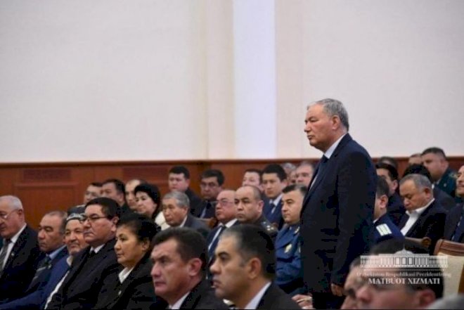    “Sizin səviyyəniz, savadınız yoxdur” –   Prezident məmurları vəzifədən qovdu