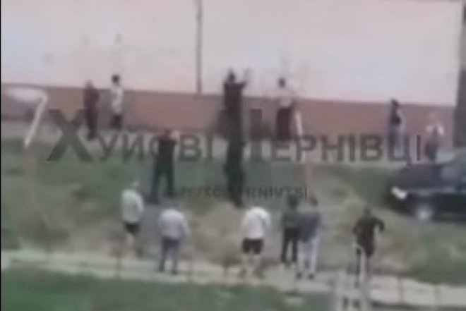    Azərbaycanlılar arasında kütləvi dava: bir nəfər öldü - Video    