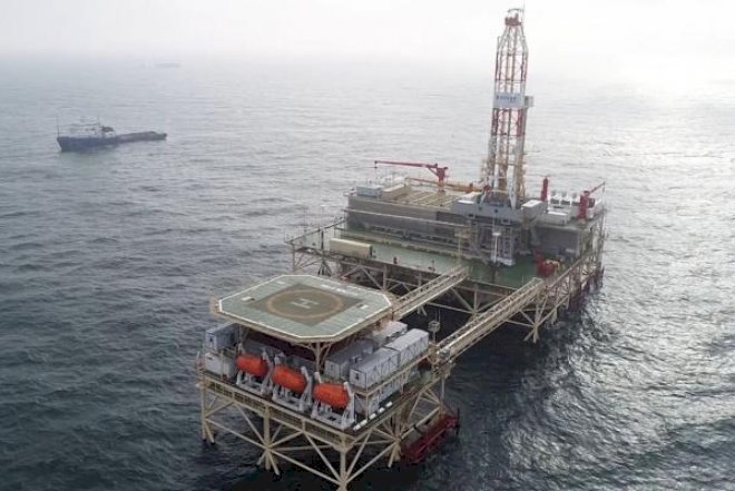    SOCAR 700-ə yaxın işçini dənizdən təxliyyə etdi   