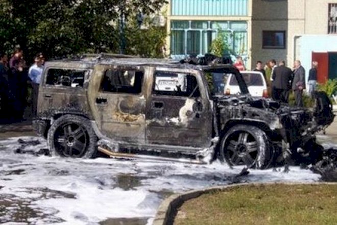    Azərbaycanda sürücü “Hummer”ə və özünə od vurdu -   Cərimə meydançasında