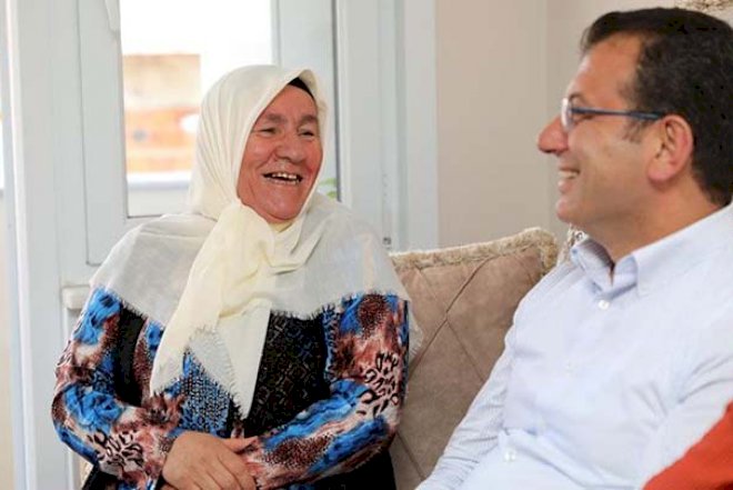    İmamoğlu “sənə kətə verərəm, səs vermərəm” deyən qadının evinə getdi –   Video