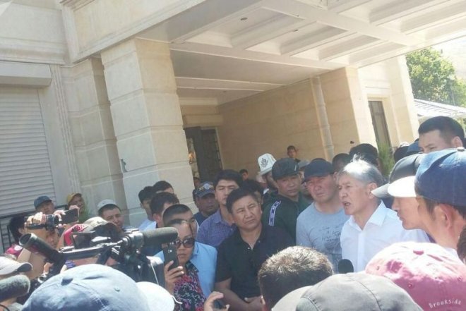    Atambayev mitinq keçirəcək   
