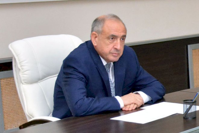   Məhərrəm Əliyev şikayətçilərlə görüşdü   