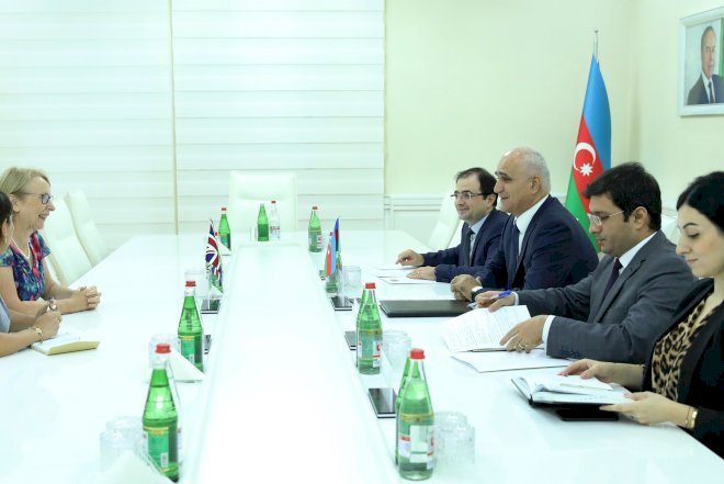    Şahin Mustafayev Böyük Britaniya səfiri ilə görüşdü   
