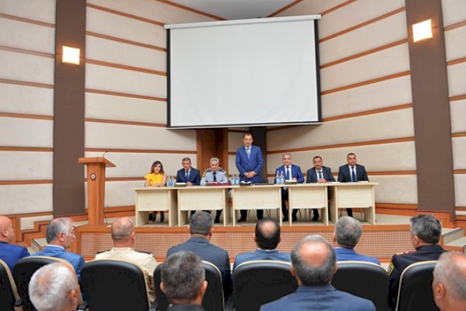    Ağır xəstə olduğu deyilən icra başçısı iclas keçirdi –   Foto