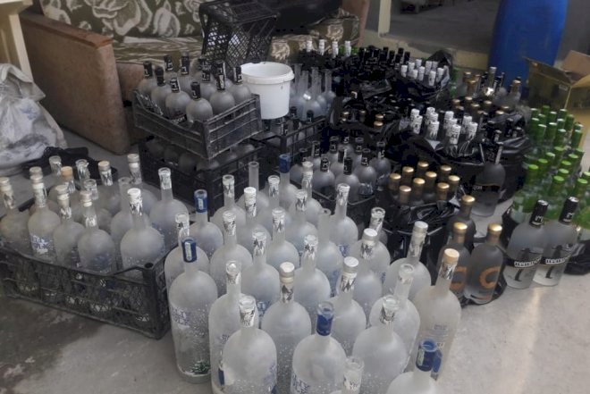    Xarici ölkələrin əmtəə nişanları ilə satılan saxta alkoqollu içkilər - Fotolar   