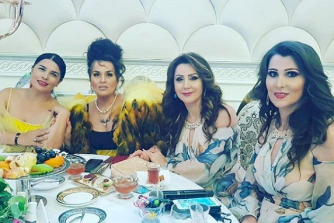   Gülyaz və Gülyanaq bacılarından təqibçilərinə təhqir dolu cavab  - Fotolar   