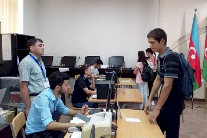    Atası təhsil almasına qarşı çıxdığı üçün evi tərk etdi - Azərbaycanda   
