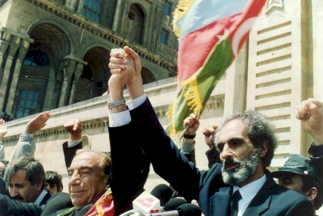    Bu gün Əbülfəz Elçibəyin ölümündən 19 il ötür...   