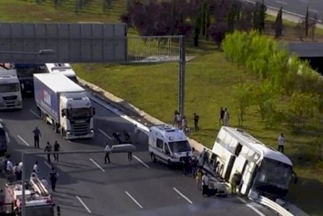    Qəzaya düşən avtobusda bir futbolçu öldü   