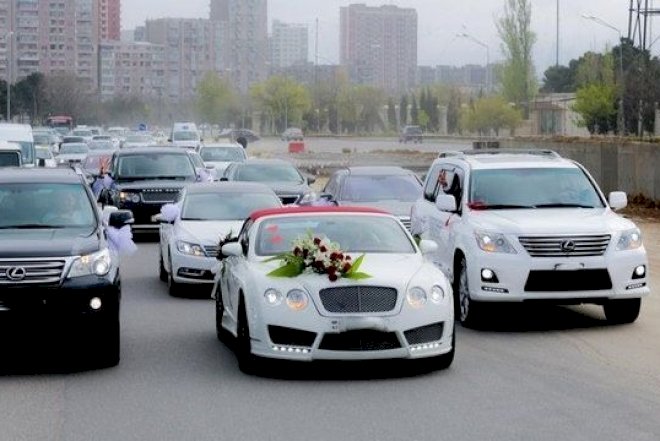    Toy karvanında qəza: bəylə gəlin yaralandı   