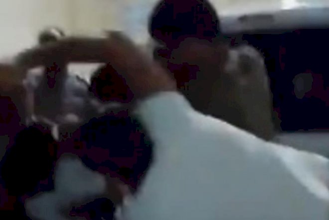    Bakıda sevdiyi qızın binası önündə fişəng atdı, dava düşdü - Video    
