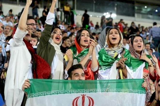    İranda qadınların stadiona getməsinə icazə verildi   