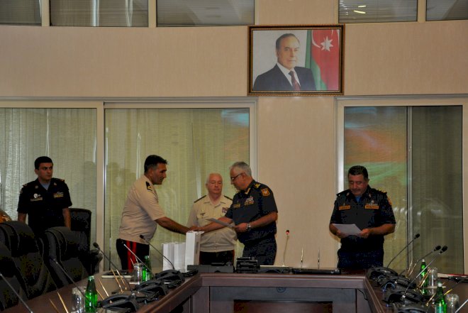    Qəzada ölən pilotu axtaran FHN-çilər təltif olundu   