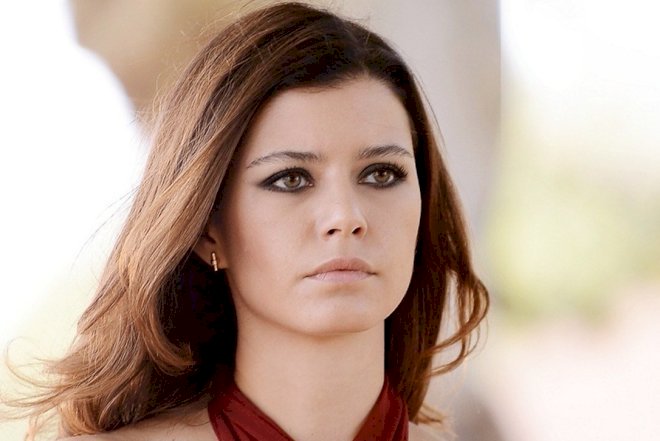    Beren Saatın dodaq uçuqladan qazancı - Hər seriyaya görə 200 min   