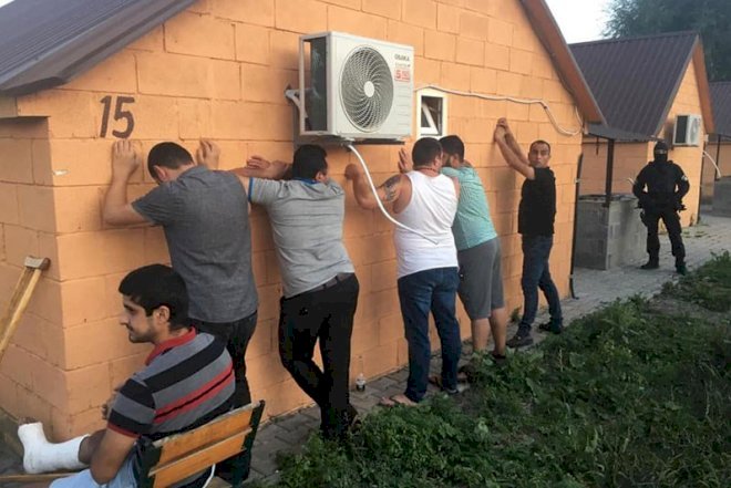    “Lotu Quli”yə ad günü şoku –   Polis məclisə hücum etdi