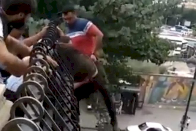    Bakıda intihar görüntüləri, gənc qızdan şok addım -   Video 