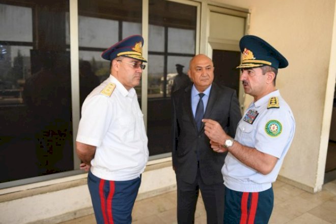    Gömrük keçid məntəqələrindəki iki pəncərə: “Saatlarla gözləməli olurlar”   