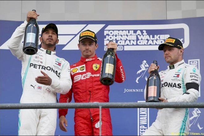    “Ferrari“nin pilotu karyerasında ilk qələbəsini qazandı   