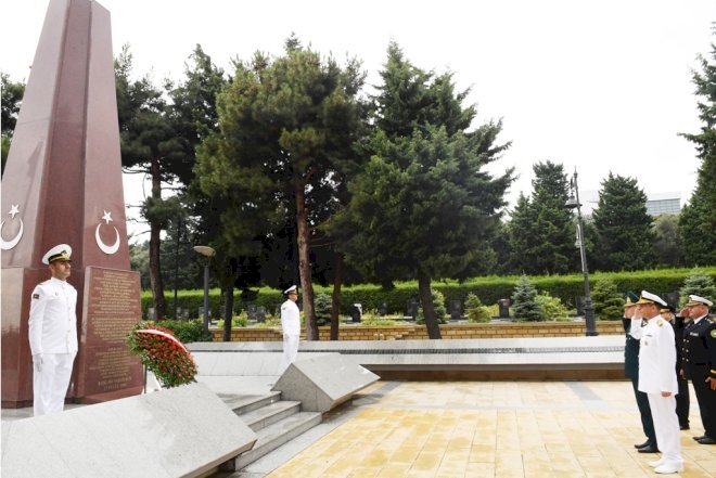    Türkiyə Daxili İşlər Nazirliyi Sahil Mühafizəsinin komandanı Bakıya gəldi - Foto   