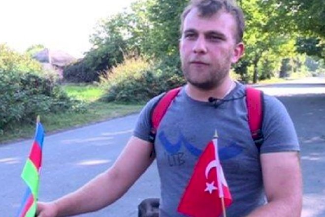    Ərdoğanla görüşmək üçün görün nə etdi? – Azərbaycanlı gəncdən maraqlı addım -   Video