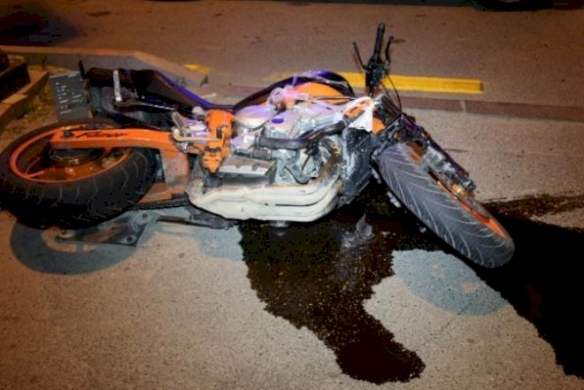    Bakıda motosikletlə avtomobil toqquşdu, xəsarət alan var   