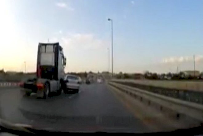    Bakıda TIR maşını bir neçə metr sürüdü - Video   