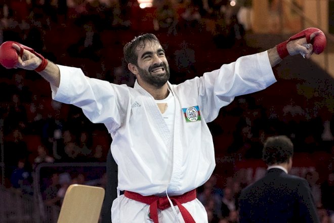    Rafael Ağayev finalda   