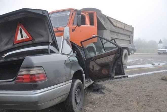    Qobustanda “Mercedes“ “KamAz“la toqquşdu, xəsarət alan var   