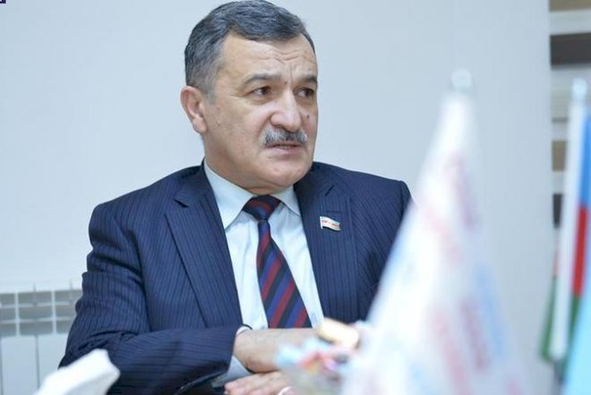    “Siyasi proseslərə mövqe bildirsinlər” – Aydın Mirzəzadədən Siyavuş Novruzova dəstək   