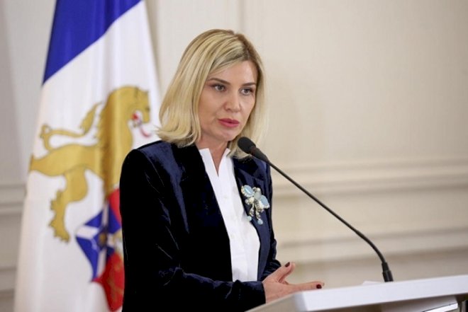    Zurabişvili sözçüsünü işdən çıxardı   