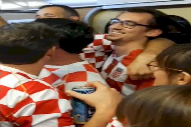    İçki içib mahnı oxudular və... -   Xorvatiyalı azarkeşlər Bakı metrosunda aranı qatdı - Video