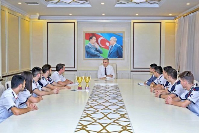   Vüsal Hüseynov könüllülərlə görüşdü   