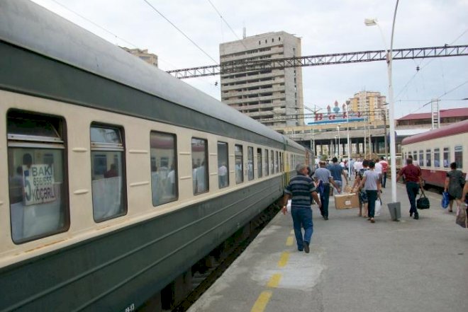    Bakıdan hərəkət edən qatarda problem yarandı, sərnişinlər yolda qaldı   