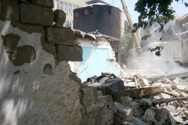    Azərbaycanda bədbəxt hadisə: hasar uçdu, ölən var   