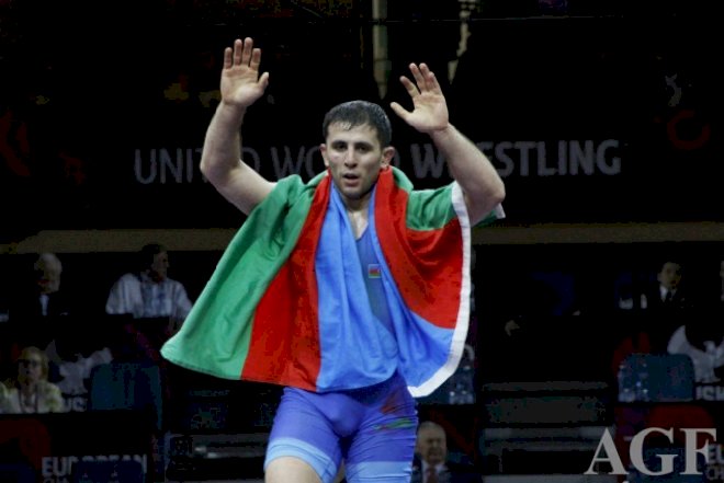    Rafiq Hüseynov gümüş medal qazandı   