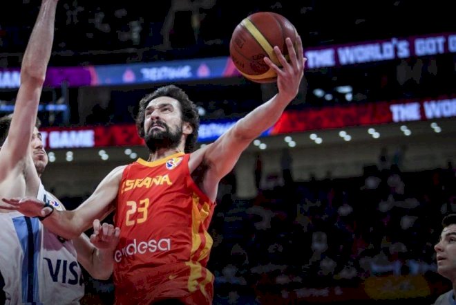    İspaniya dünya çempionu oldu   