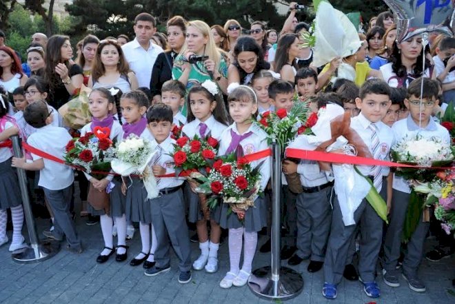    Şagirdlərlə bağlı maraqlı rəqəmlər: 714 min qız, 810 min oğlan...   