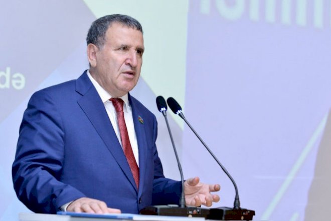    “Ali məktəb dərsliklərində problemlər var” - İsa Həbibbəyli   
