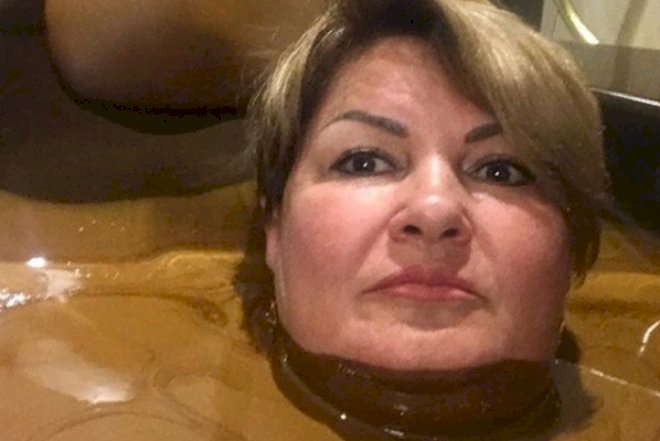    Məmur Naftalandakı qalmaqallı fotosuna görə üzr istədi   