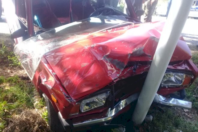    “VAZ-2107“ elektrik dirəyinə çırpıldı, sürücü öldü   