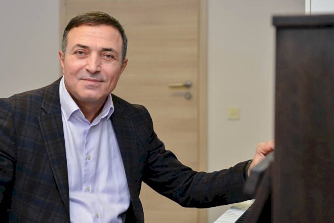    “Özəl kanalların bu işdə “xidməti” var”-   Mənsum İbrahimov bayağı müğənnilərdən danışdı