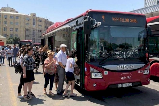    Şagirdlər üçün avtobus pulsuz olmalıdır –   Tələb
