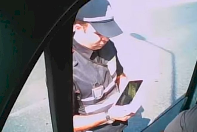    Yol polisi bu maşını niyə saxlamışdı? –   Video